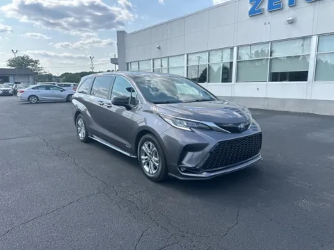 More photos of 2021 Toyota Sienna XSE at Zeigler Ford of Lowell, MI