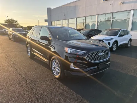 More photos of 2023 Ford Edge SEL at Zeigler Ford of Lowell, MI