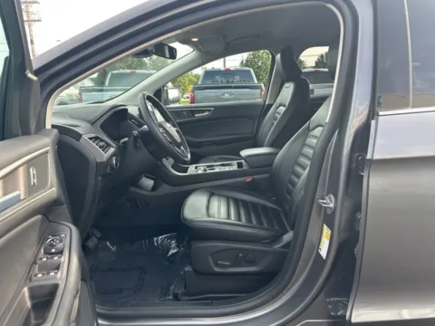 Photos of 2023 Ford Edge SEL for sale in Lowell, MI at Zeigler Ford of Lowell