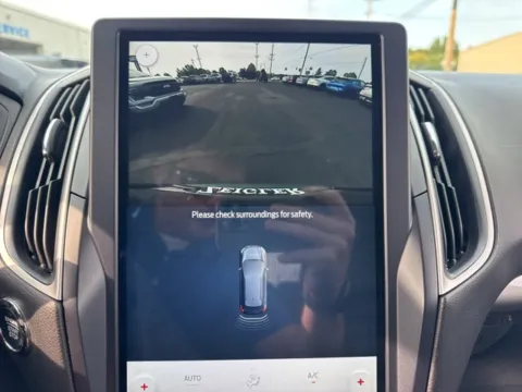 More photos of 2023 Ford Edge SEL at Zeigler Ford of Lowell, MI