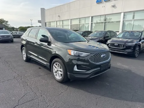 More photos of 2023 Ford Edge SEL at Zeigler Ford of Lowell, MI
