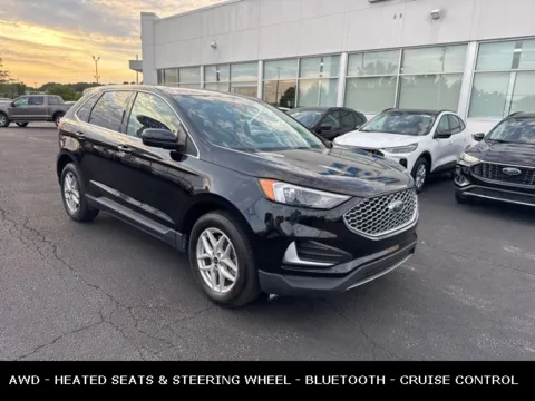 Photos of 2023 Ford Edge SEL for sale in Lowell, MI at Zeigler Ford of Lowell