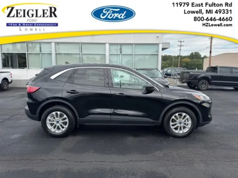 Black 2022 Ford Escape SE for sale in Lowell, MI