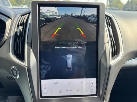 More photos of 2022 Ford Edge SEL at Zeigler Ford of Lowell, MI
