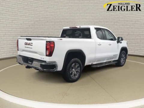 More photos of 2023 GMC Sierra 1500 SLE at Zeigler GMC of Holland, MI