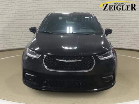 Photos of 2025 Chrysler Pacifica Select for sale in Holland, MI at Zeigler GMC of Holland