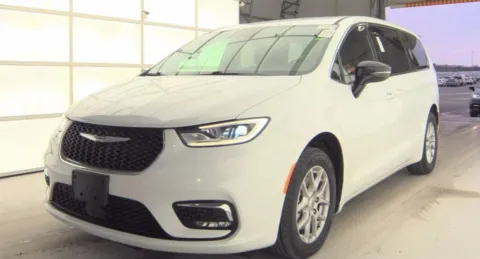 White 2025 Chrysler Pacifica Select for sale in Holland, MI