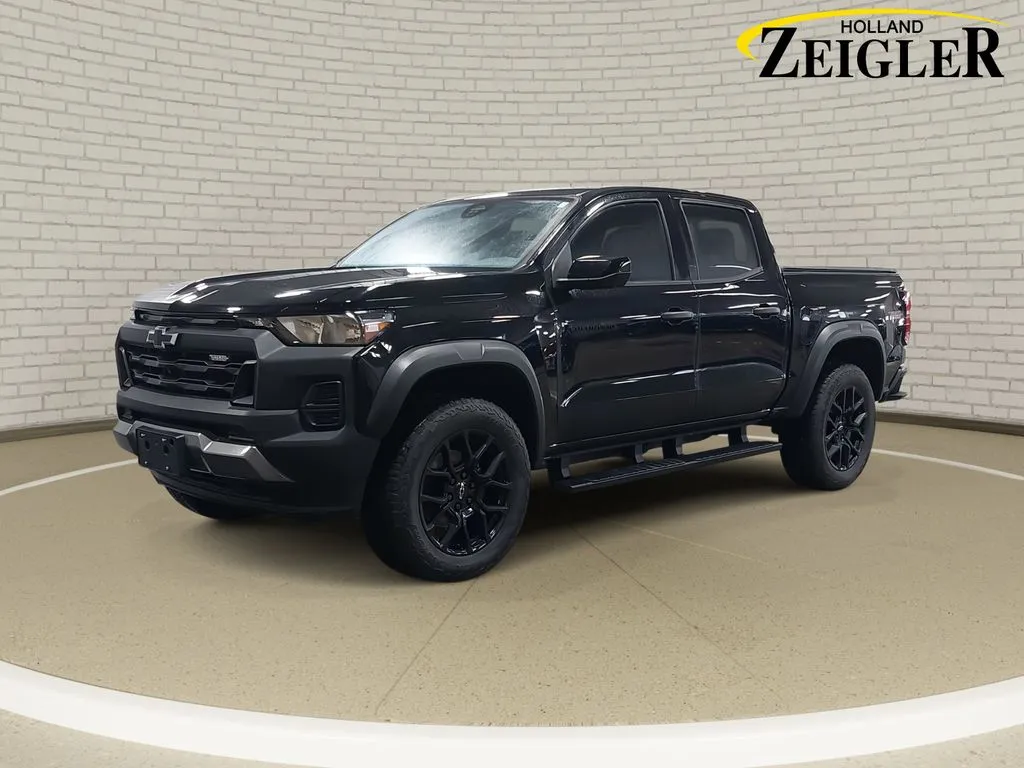 Black 2023 Chevrolet Colorado Trail Boss for sale in Holland, MI