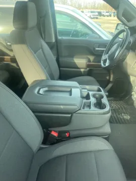 More photos of 2022 GMC Sierra 1500 Limited SLE at Zeigler GMC of Holland, MI