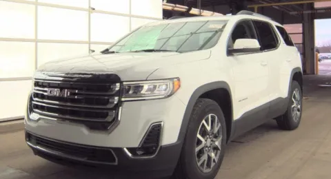 White 2023 GMC Acadia SLT for sale in Holland, MI