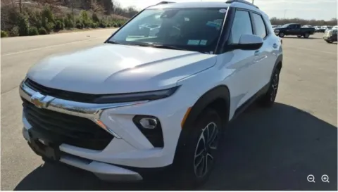 White 2025 Chevrolet TrailBlazer LT for sale in Holland, MI