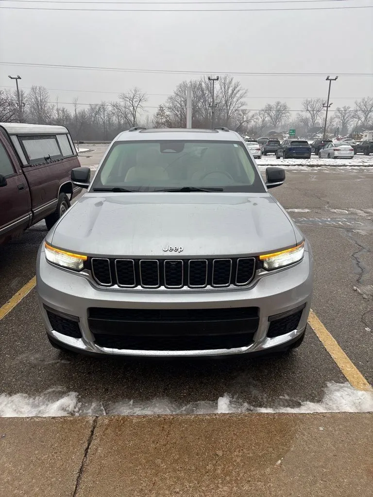 Silver 2021 Jeep Grand Cherokee L Limited for sale in Holland, MI