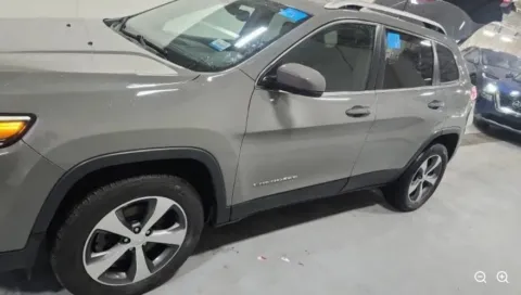 Gray 2020 Jeep Cherokee Limited for sale in Holland, MI