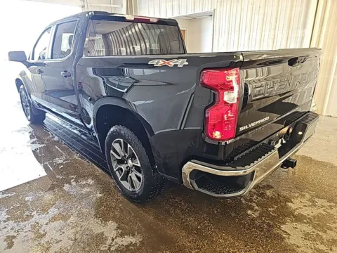 More photos of 2024 Chevrolet Silverado 1500 LT at Zeigler GMC of Holland, MI