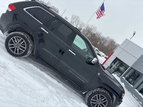 Another view of 2019 Jeep Grand Cherokee Overland for sale in Holland, MI at Zeigler GMC of Holland