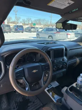 More photos of 2021 Chevrolet Silverado 1500 LT at Zeigler GMC of Holland, MI
