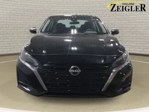 Photos of 2025 Nissan Altima 2.5 SV for sale in Holland, MI at Zeigler GMC of Holland