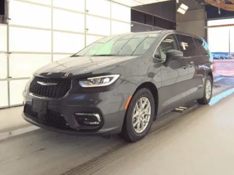 More photos of 2023 Chrysler Pacifica Touring L at Zeigler GMC of Holland, MI