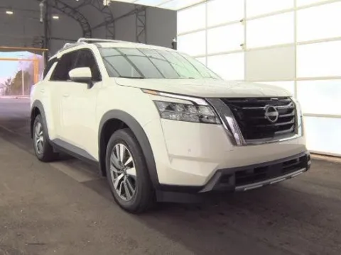 More photos of 2024 Nissan Pathfinder SL at Zeigler GMC of Holland, MI