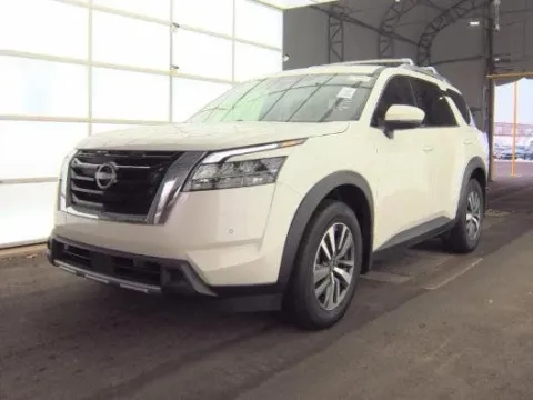 White 2024 Nissan Pathfinder SL for sale in Holland, MI