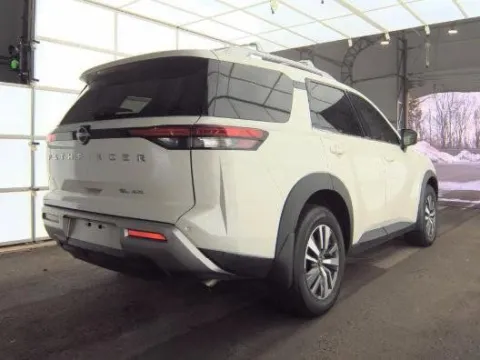 More photos of 2024 Nissan Pathfinder SL at Zeigler GMC of Holland, MI