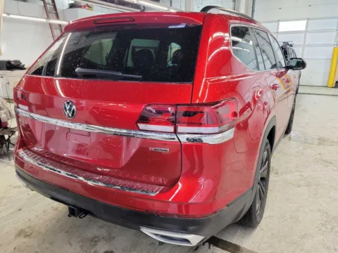 Another view of 2022 Volkswagen Atlas 3.6L V6 SE w/Technology for sale in Holland, MI at Zeigler GMC of Holland