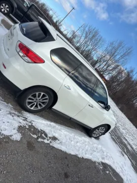 More photos of 2015 Nissan Pathfinder S at Zeigler GMC of Holland, MI