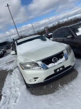 White 2015 Nissan Pathfinder S for sale in Holland, MI
