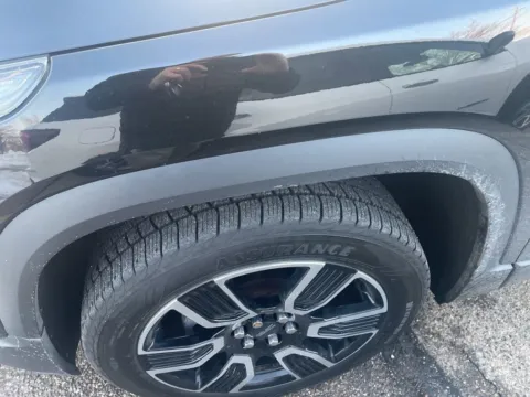 More photos of 2019 GMC Acadia SLT-1 at Zeigler GMC of Holland, MI