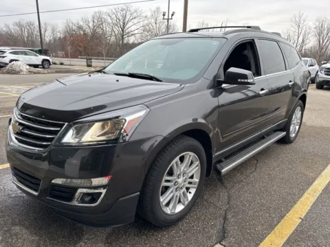 Gray 2014 Chevrolet Traverse LT for sale in Holland, MI
