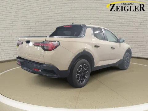 More photos of 2023 Hyundai Santa Cruz SE at Zeigler GMC of Holland, MI