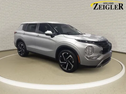 Another view of 2024 Mitsubishi Outlander SE for sale in Holland, MI at Zeigler GMC of Holland