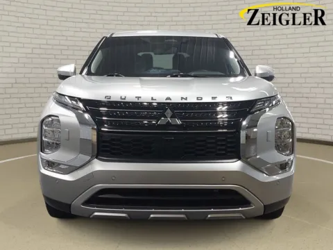 Photos of 2024 Mitsubishi Outlander SE for sale in Holland, MI at Zeigler GMC of Holland