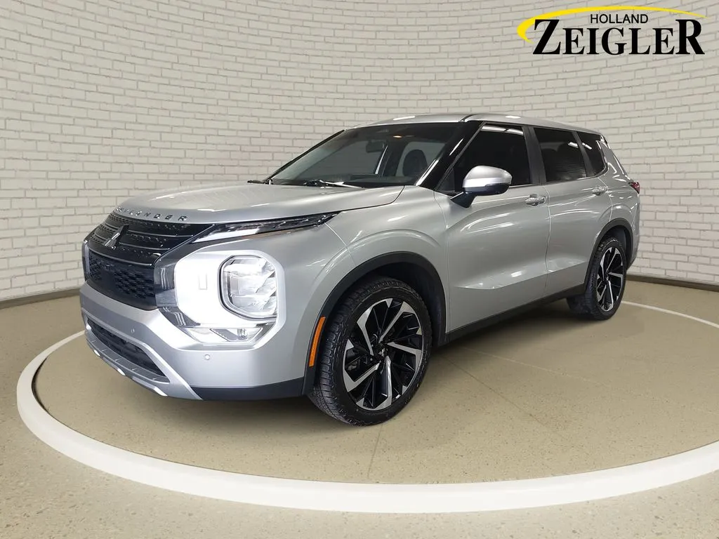 Silver 2024 Mitsubishi Outlander SE for sale in Holland, MI