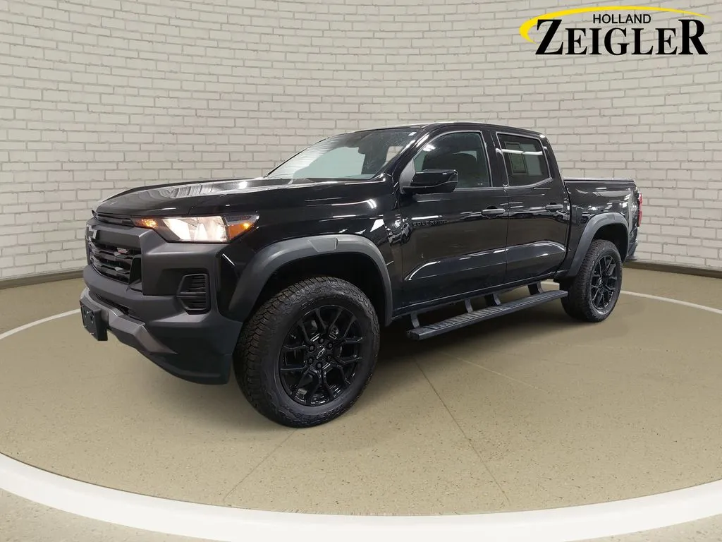 Black 2023 Chevrolet Colorado Trail Boss for sale in Holland, MI
