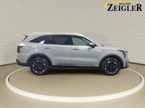 More photos of 2024 Kia Sorento S at Zeigler GMC of Holland, MI