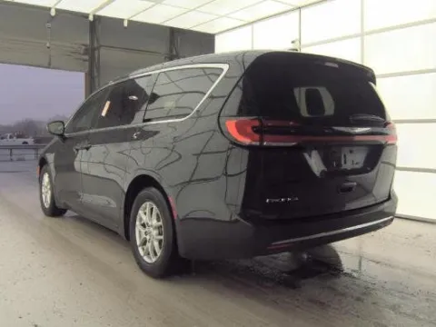 Another view of 2025 Chrysler Pacifica Select for sale in Holland, MI at Zeigler GMC of Holland