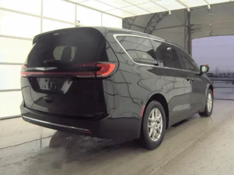 More photos of 2025 Chrysler Pacifica Select at Zeigler GMC of Holland, MI