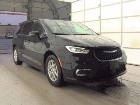 Black 2025 Chrysler Pacifica Select for sale in Holland, MI