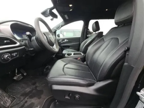 Photos of 2025 Chrysler Pacifica Select for sale in Holland, MI at Zeigler GMC of Holland