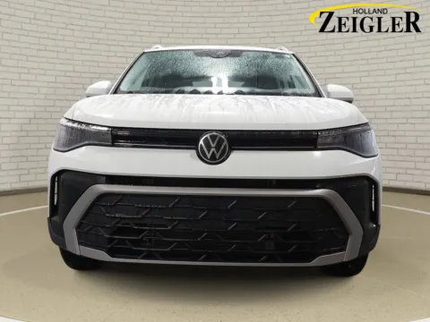 Photos of 2025 Volkswagen Taos 1.5T SE for sale in Holland, MI at Zeigler GMC of Holland