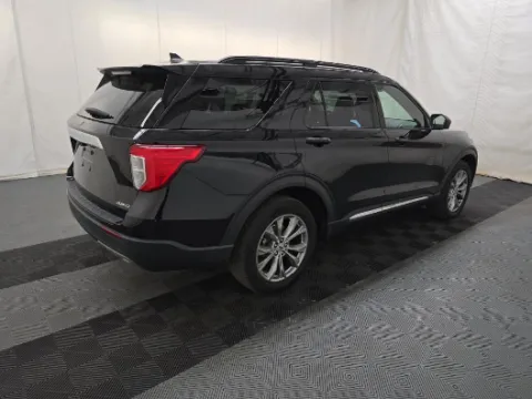 More photos of 2022 Ford Explorer XLT at Zeigler GMC of Holland, MI
