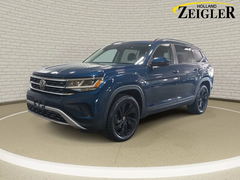 Blue 2022 Volkswagen Atlas 3.6L V6 SE w/Technology for sale in Holland, MI