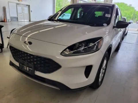 White 2022 Ford Escape SE for sale in Holland, MI