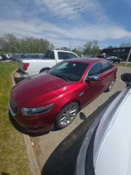 Red 2018 Ford Taurus Limited for sale in Holland, MI