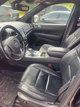 More photos of 2019 Jeep Grand Cherokee Altitude at Zeigler GMC of Holland, MI