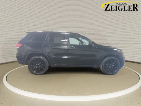 More photos of 2019 Jeep Grand Cherokee Altitude at Zeigler GMC of Holland, MI