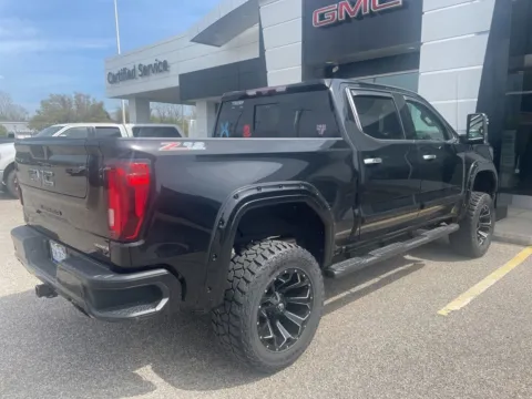 More photos of 2021 GMC Sierra 1500 SLT at Zeigler GMC of Holland, MI