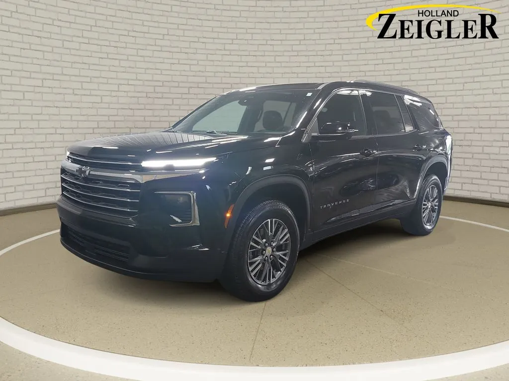 Black 2026 Chevrolet Traverse LT for sale in Holland, MI