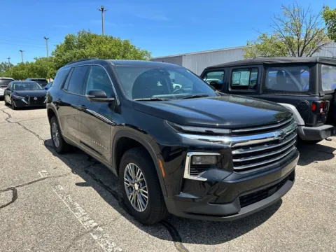 Black 2026 Chevrolet Traverse LT for sale in Holland, MI